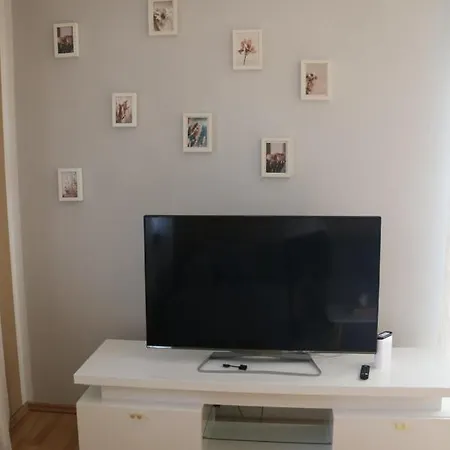 Vienna'S Cozy Corner - Charming Familiy Apartment Gerasdorf bei Wien Buitenkant foto
