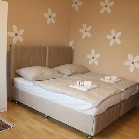 Vienna'S Cozy Corner - Charming Familiy Apartment Gerasdorf bei Wien Buitenkant foto